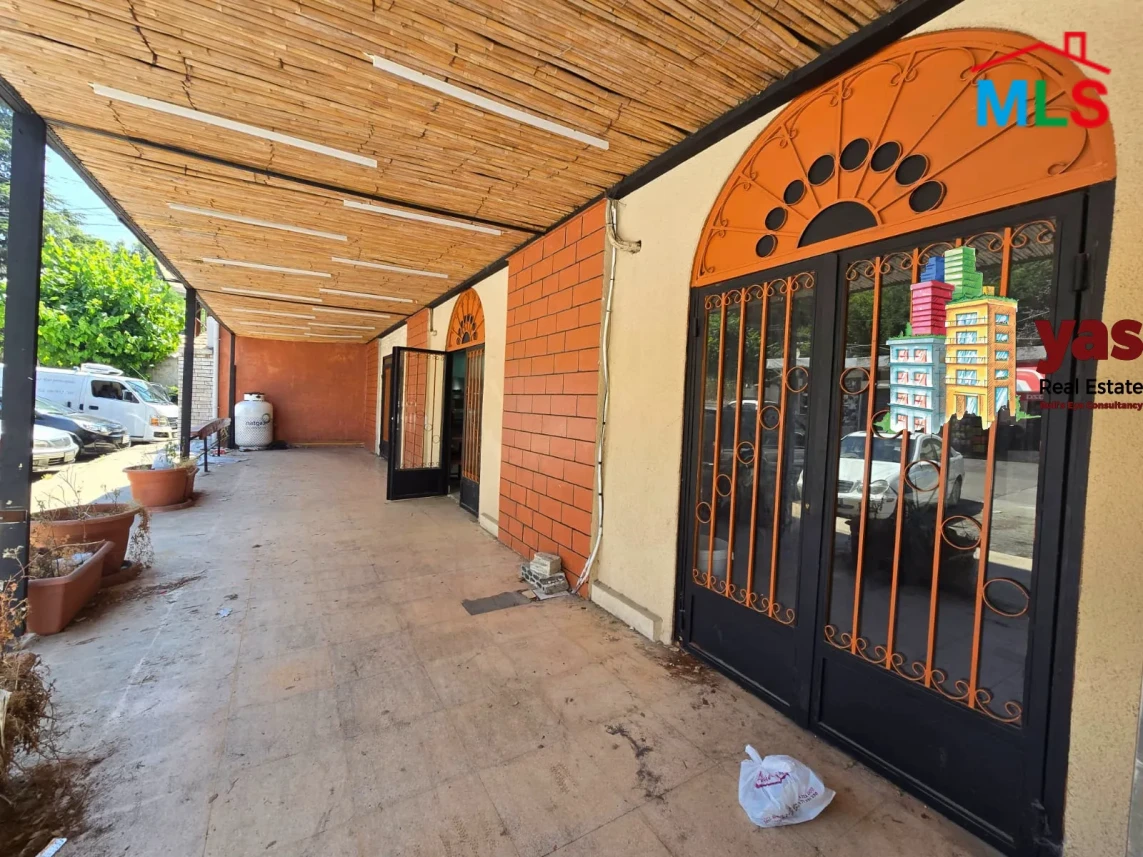 Achkout 400m2 | 150m2 Terrace | Equipped Restaurant | 4 Chalet | DA