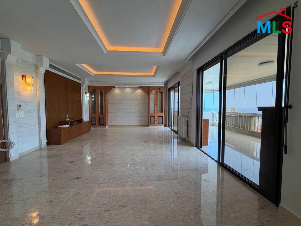 Haret Sakher 260m2 | Well Maintained | City View | Standard | EH