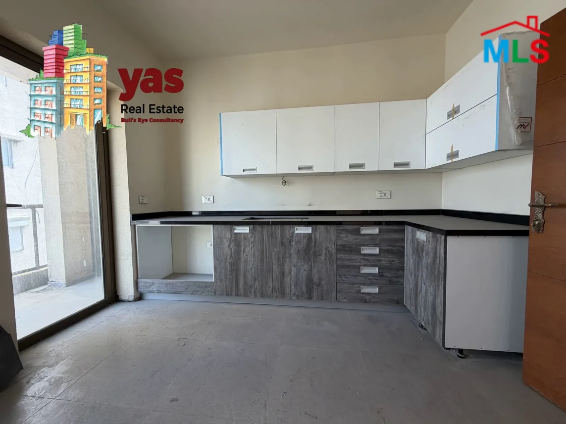 Zouk mosbeh 150m2 | Well Lighted | Prime Location | Calm Area | EH