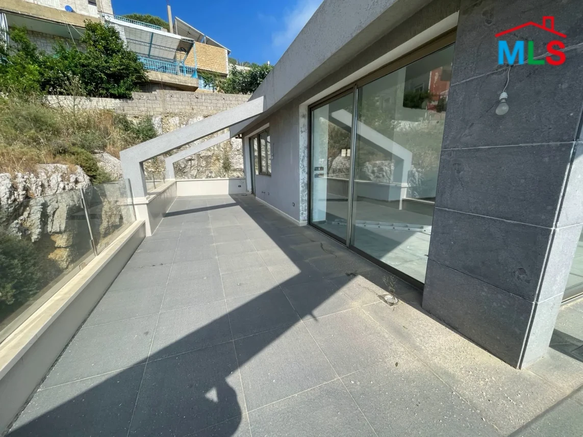 Bikfaya/Chwaya 930m2 | 610m2 Land | 300m2 Garden | Villa | TCH