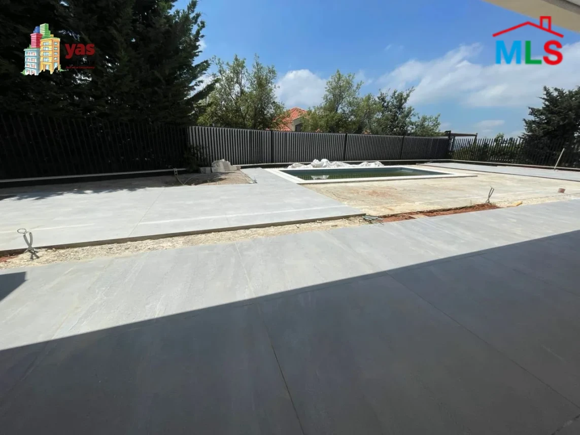 Baabdat 650m2 | 1000m2 Land | Private Pool | Prime Location | TCH