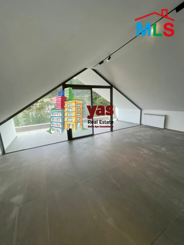 Baabdat 350m2 | Luxury Dupleax | Terrace | Prime Location | View | TCH
