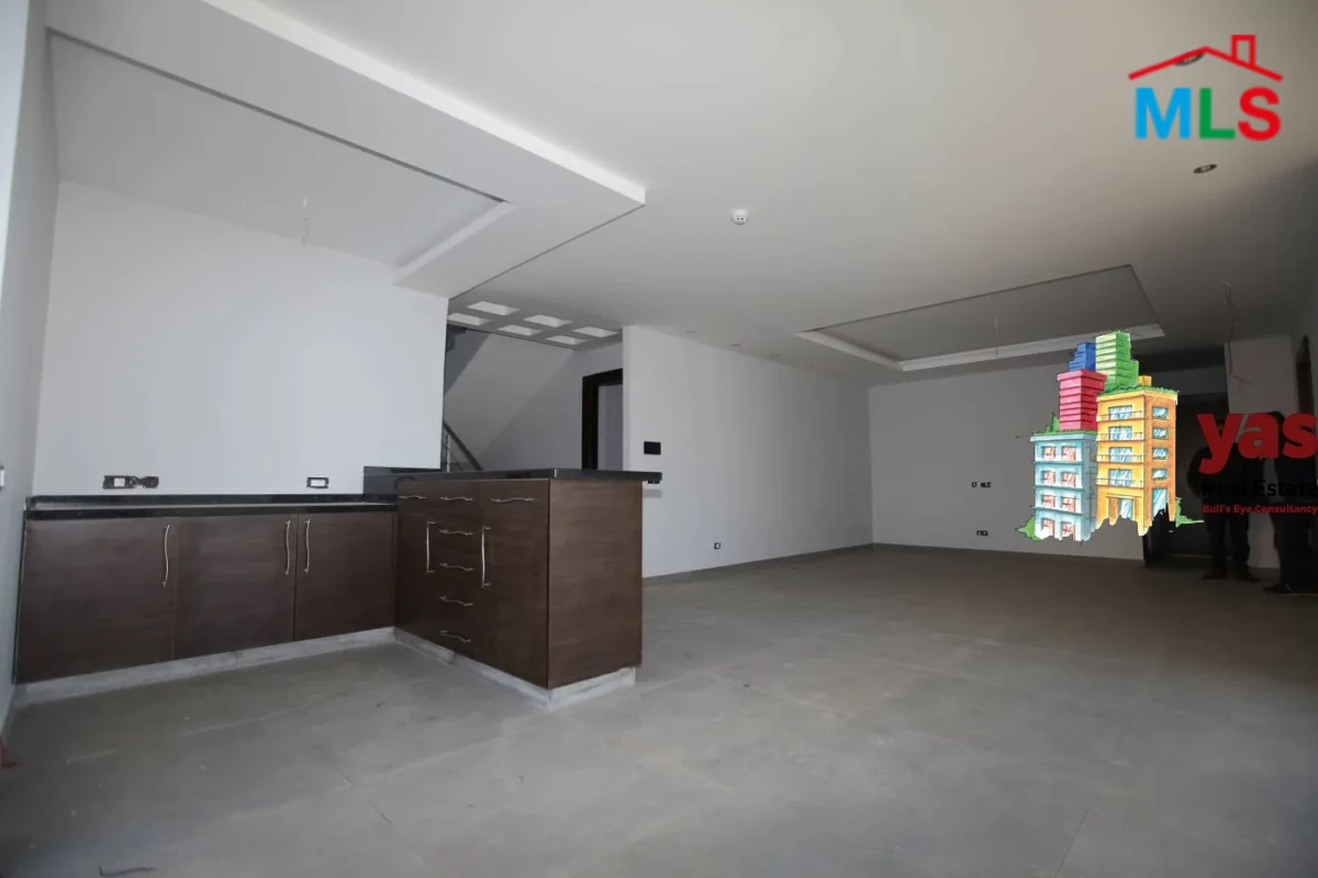 Halat 753m2 | Villa | Well Maintained | Sea View | Prime Location | OH