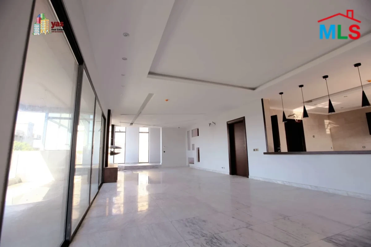 Halat 753m2 | Villa | Well Maintained | Sea View | Prime Location | OH
