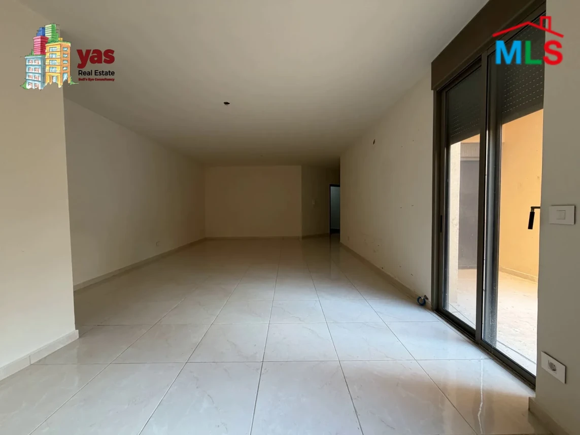 Zouk Mosbeh 165m2 | 40m2 Terrace | Calm Area | Well Maintianed | EH