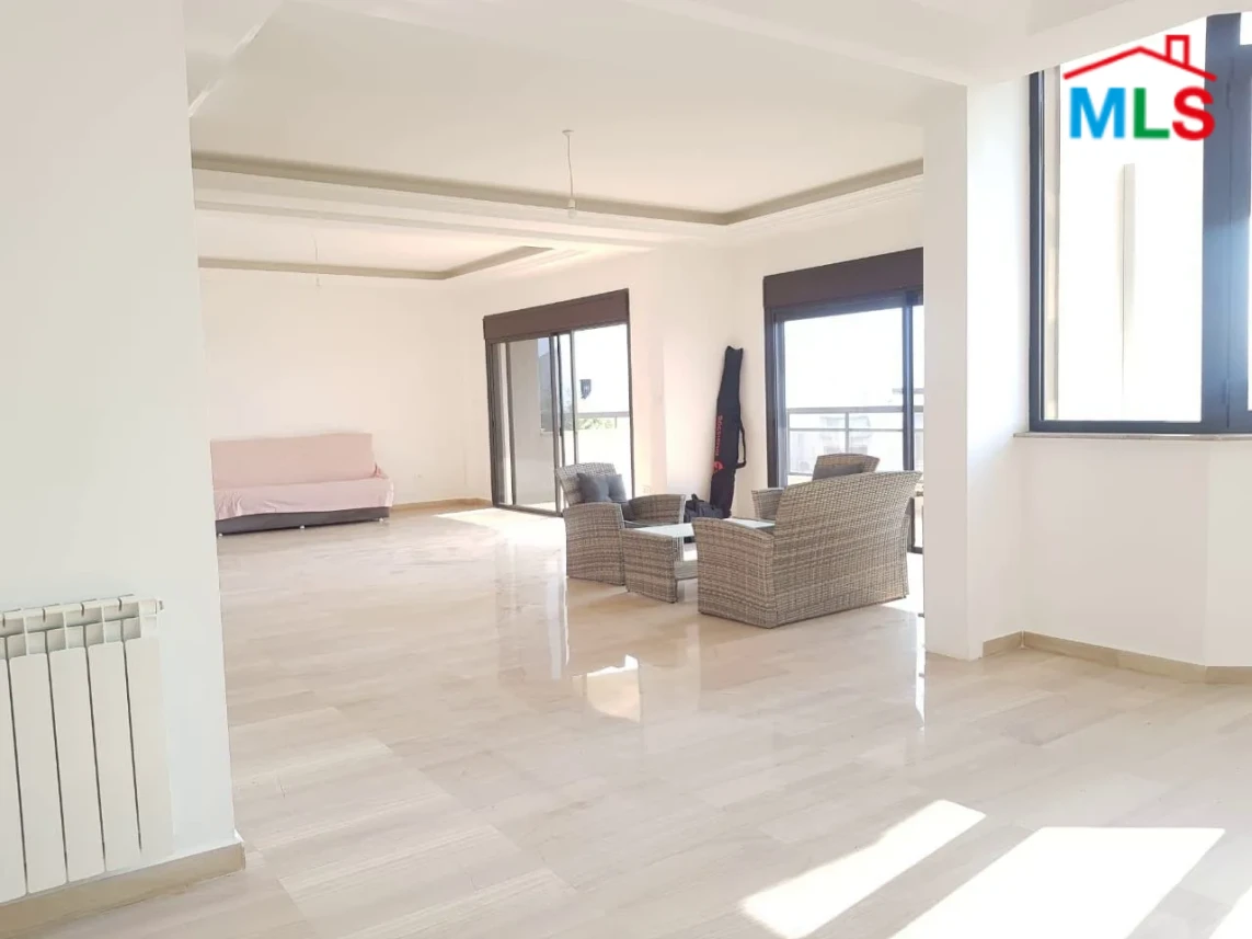 Adma 280m2 | Partial View | Renovated Flat | Calm Area | EH