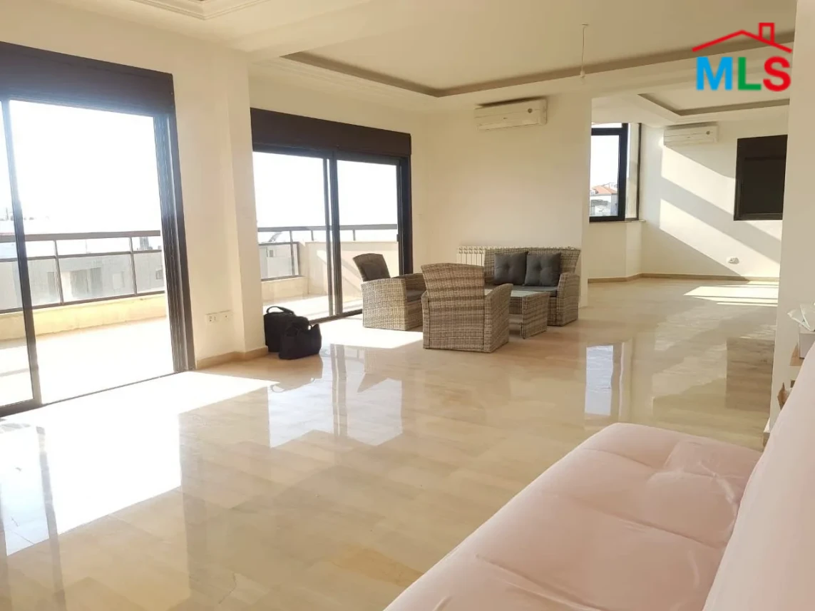 Adma 280m2 | Partial View | Renovated Flat | Calm Area | EH