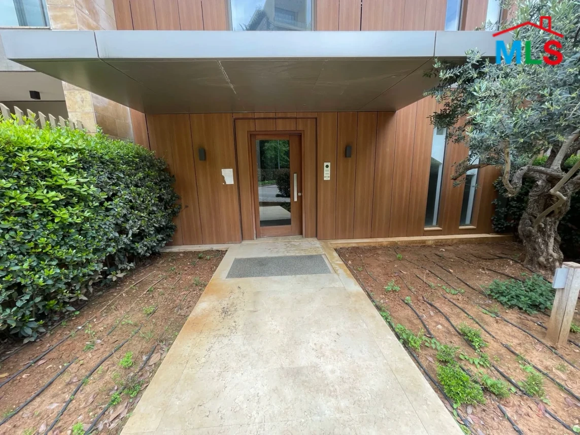 Beit Misk 438m2 | Garden & Terrace | Townhouse | Luxury | TCH