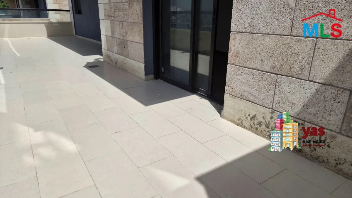 Halat 185m2 | Terrace | Dead-End Street | Sea View | MCH |