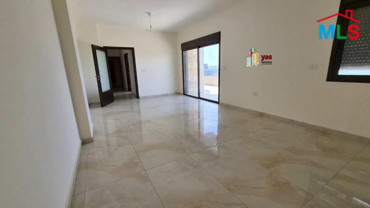 Halat 185m2 | Terrace | Dead-End Street | Sea View | MCH |