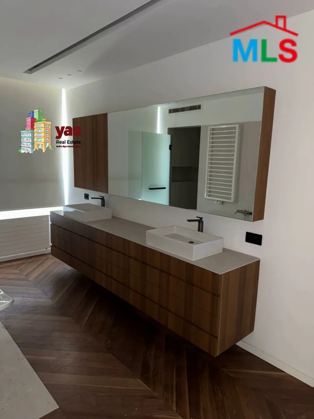 Rawcheh 220m2 | High Floor | Rent | Sea View | Classy Area | OH