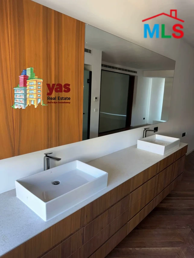 Rawcheh 220m2 | High Floor | Rent | Sea View | Classy Area | OH