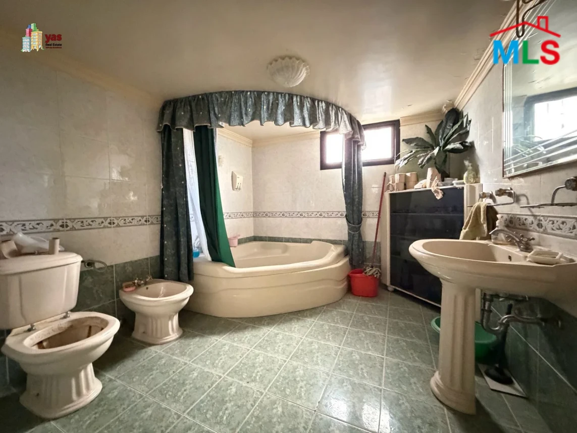 Zouk Mosbeh 215m2 | Well Maintained | Flat | Calm Area | EH