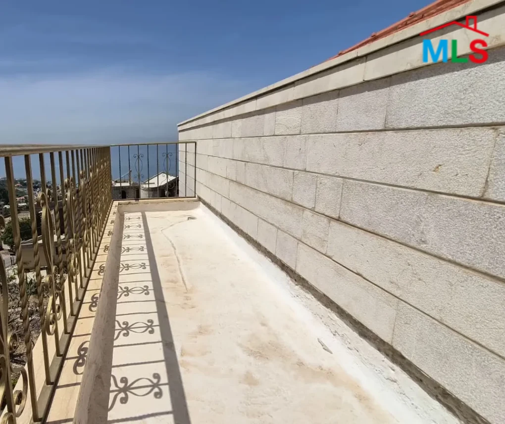 Okaibeh 209m2 | Rooftop Duplex | Astonishing View | MCH