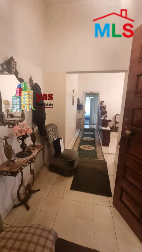 Achrafieh 135m2 | Traditional | Calm Street | Prime Location | WI
