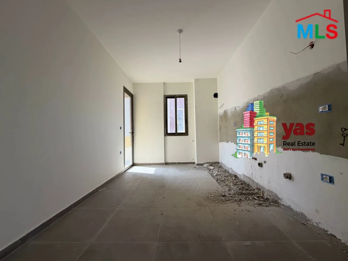 Haret Sakher 150m2 | Excellent Condition | Quiet Street | EH