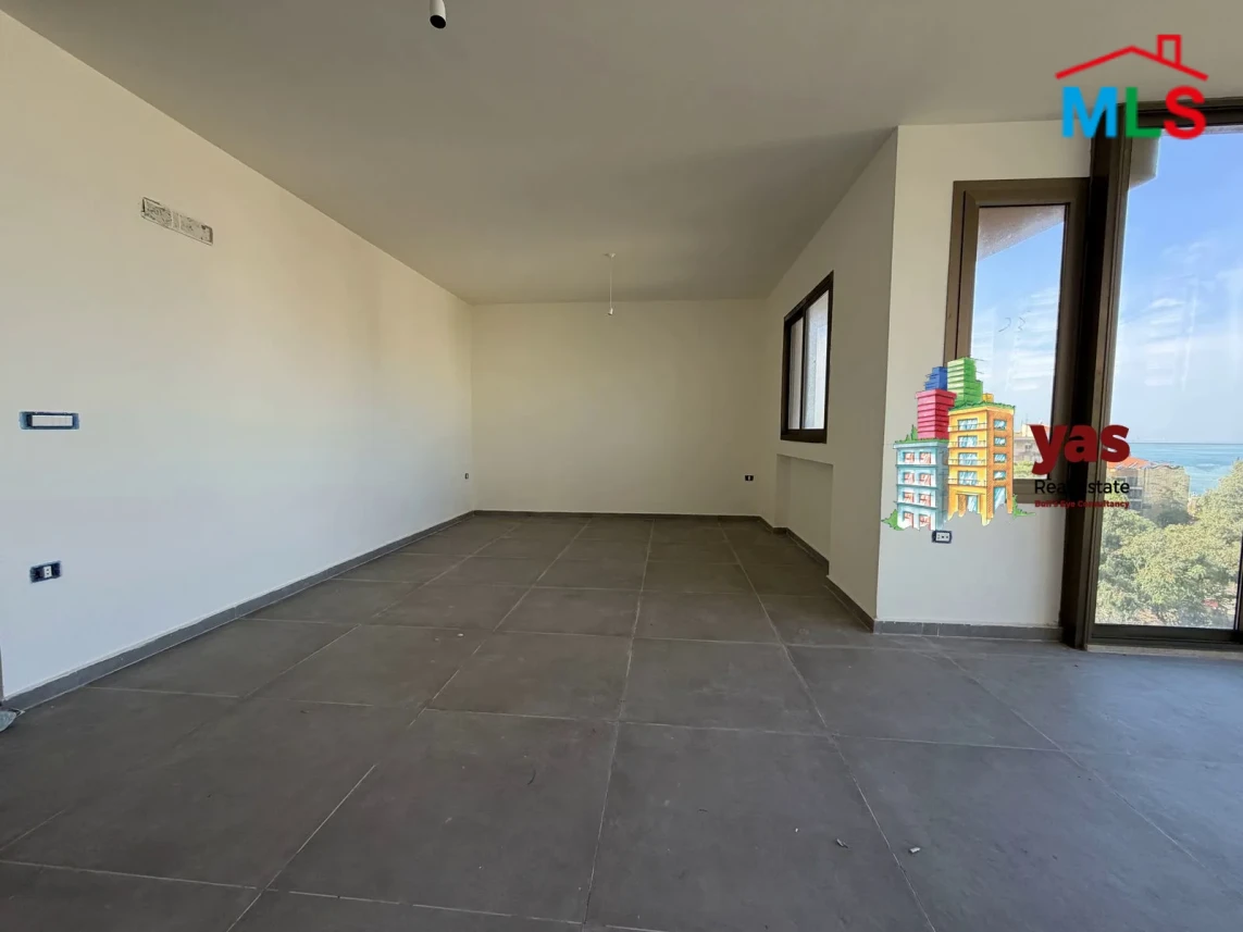 Haret Sakher 150m2 | Excellent Condition | Quiet Street | EH