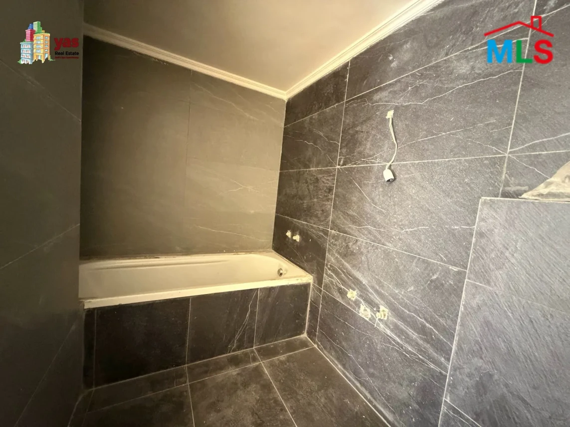 Haret Sakher 150m2 | Excellent Condition | Quiet Street | EH