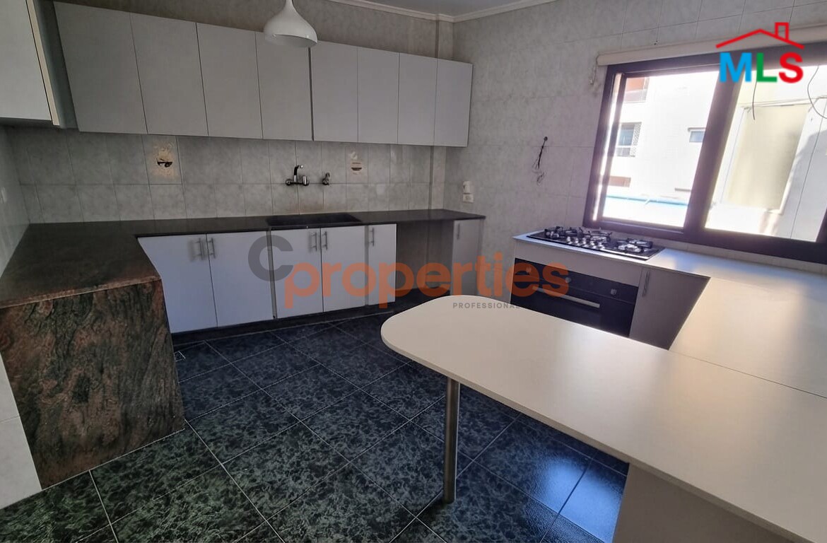 Apartment For Rent In Achrafieh - CPBMH39
