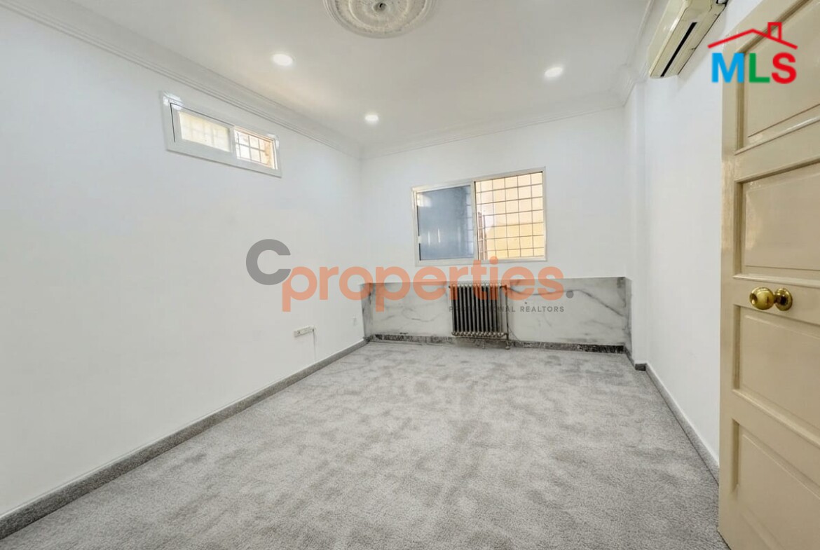 Office For Rent In Achrafieh - CPBMH37