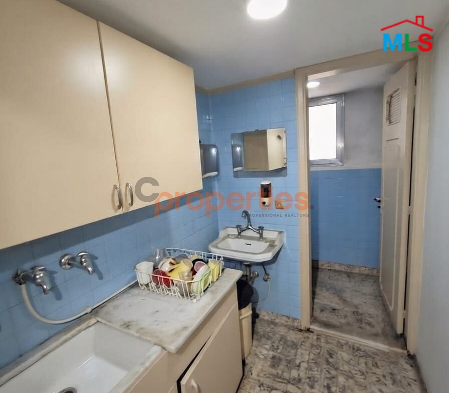 Office For Rent In Achrafieh - CPBMH37