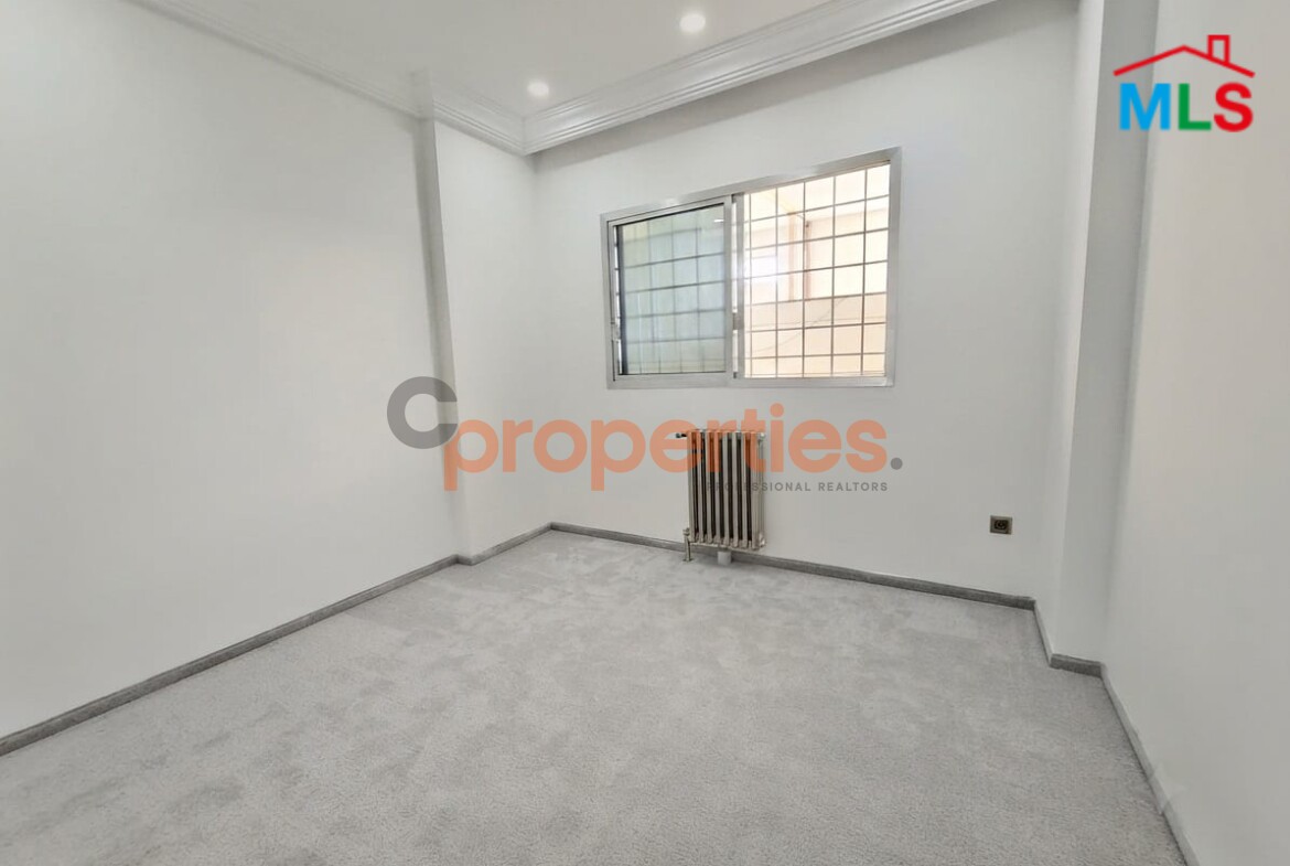 Office For Rent In Achrafieh - CPBMH37