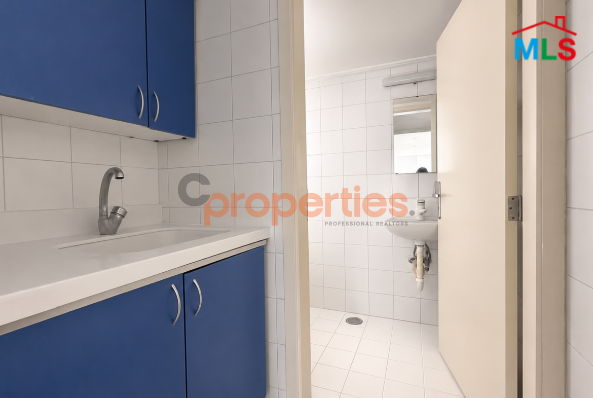 Office For Rent in Achrafieh مكتب للإيجار في الأشرفية CPES324