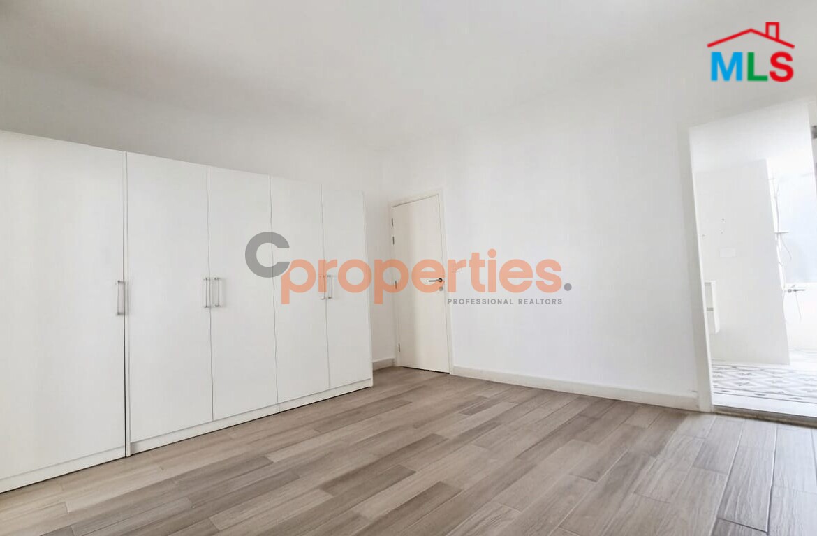 Apartment For Rent In Achrafieh - CPBMH38