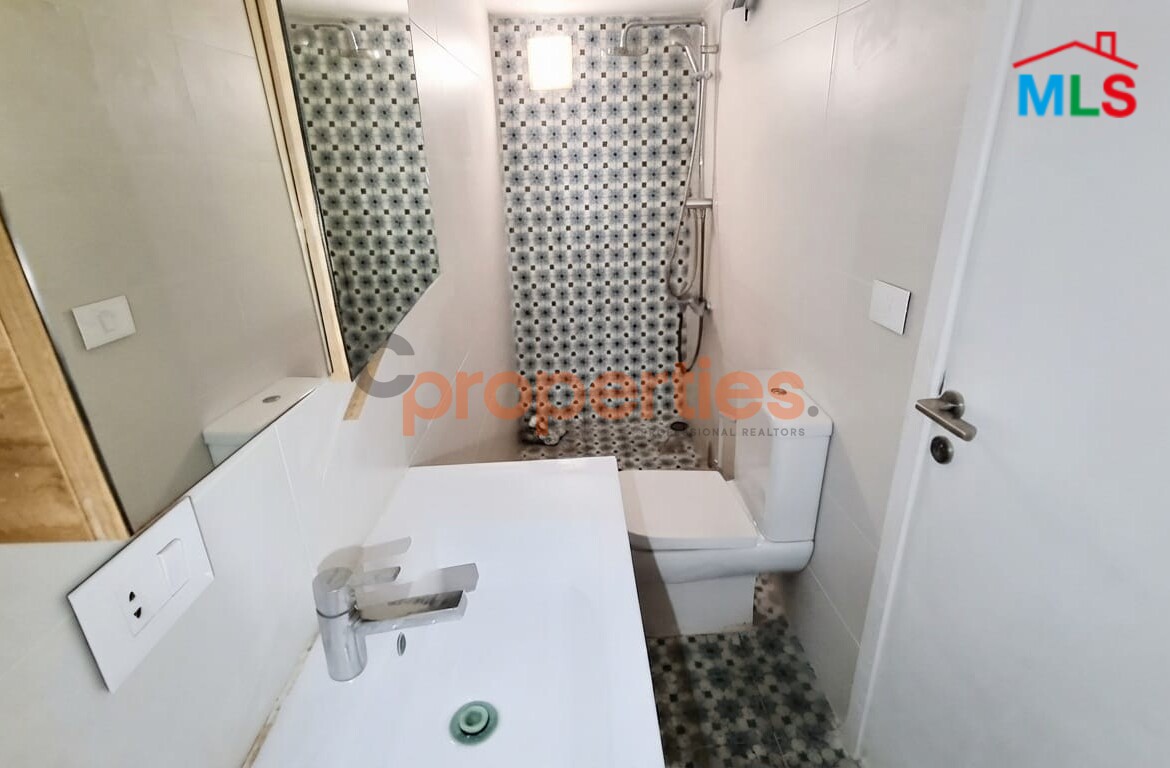 Apartment For Rent In Achrafieh - CPBMH38