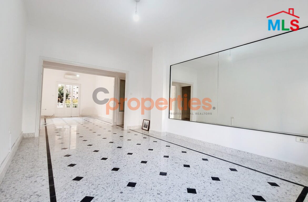 Apartment For Rent In Achrafieh - CPBMH34