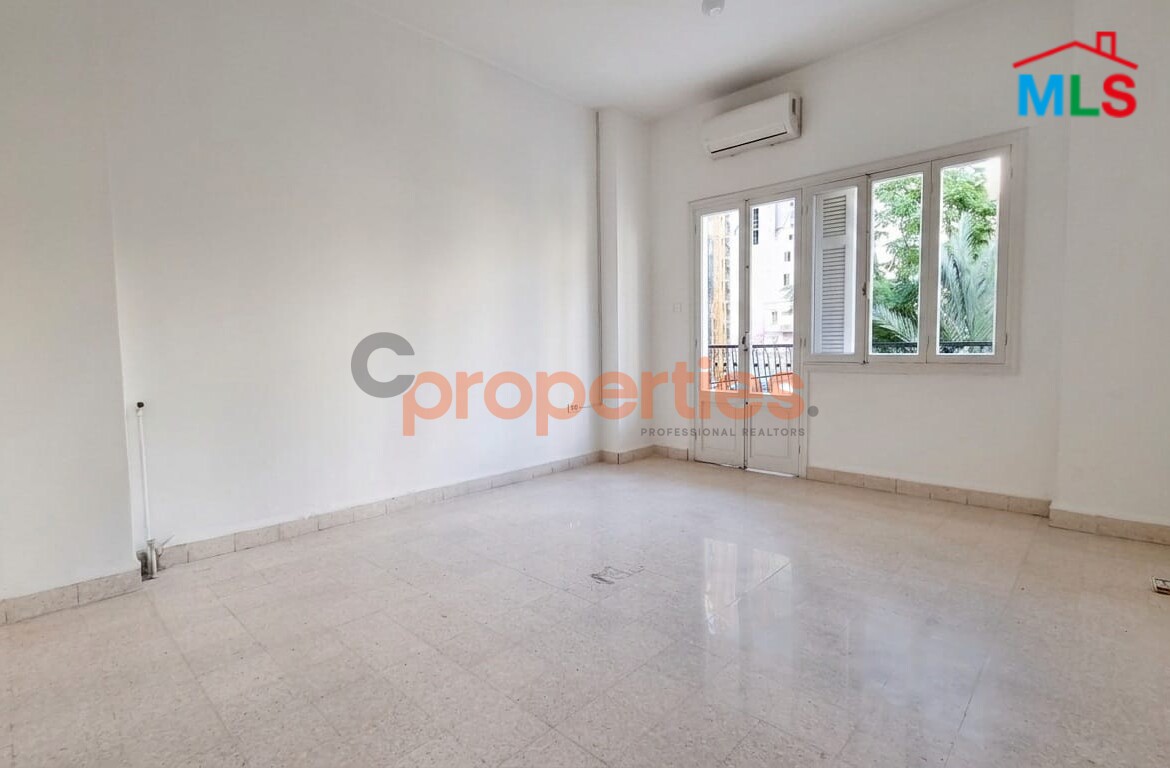 Apartment For Rent In Achrafieh - CPBMH34