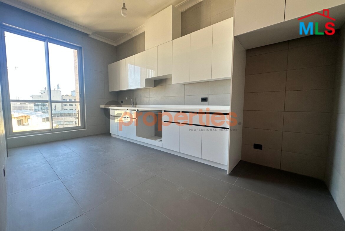 Apartment For Rent in Rawche شقة للايجار في الروشة - CPBHS159