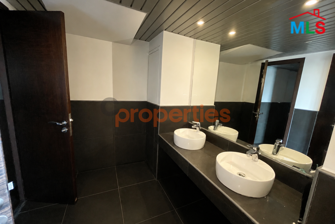 Office for rent in Saifi CPBPK68