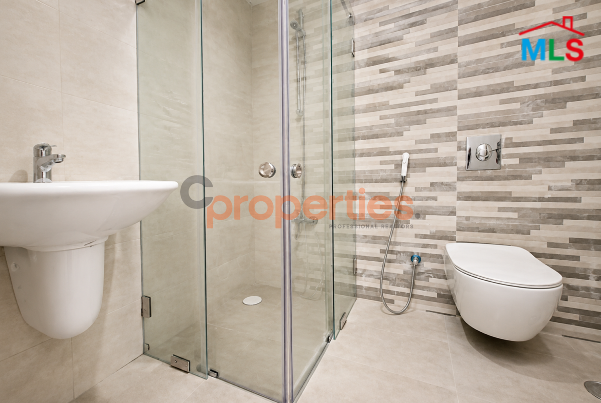 Apartment For Rent in Mar Elias CPBHN22 - شقة فخمة للإيجار في مار الياس