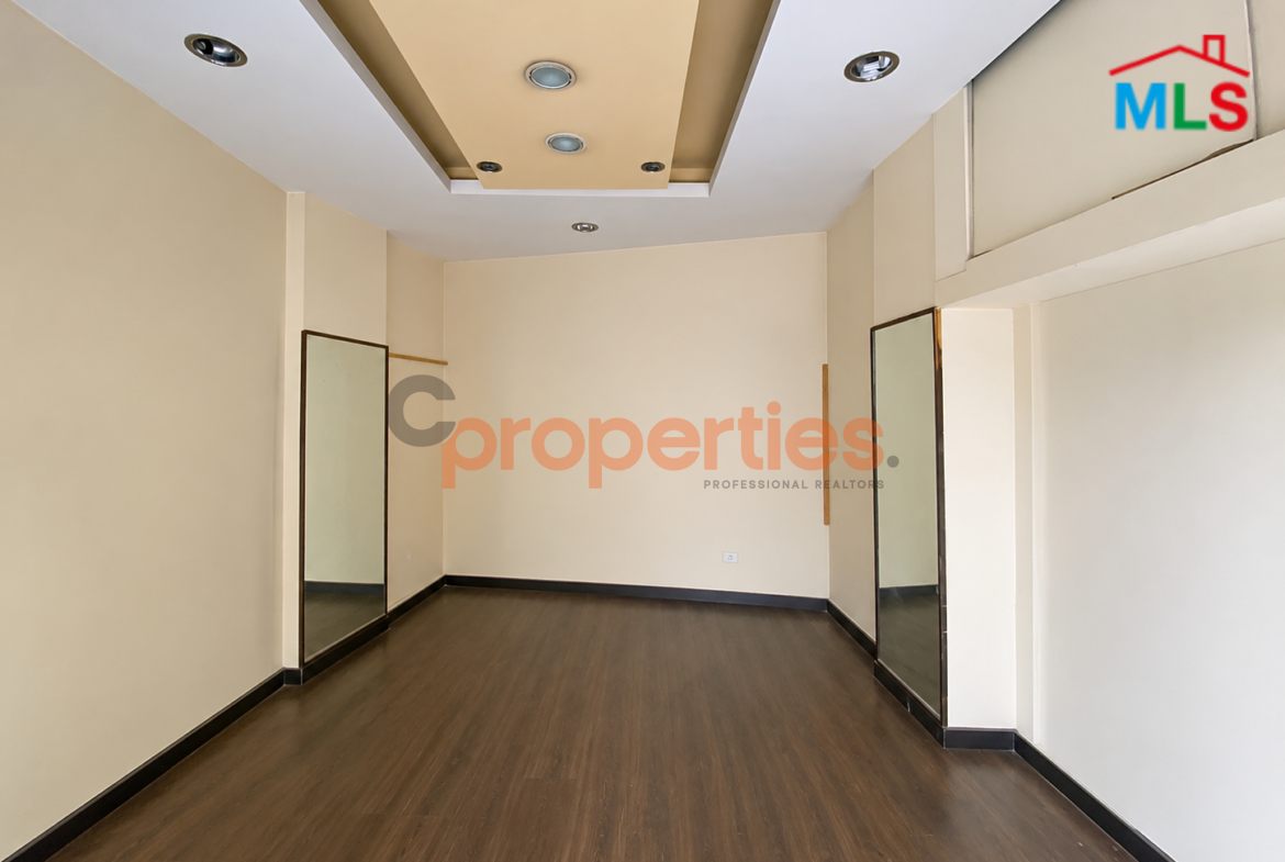 Shop For Rent In Achrafieh | Rmeil - محل للإيجار في الأشرفية - CPBRC41