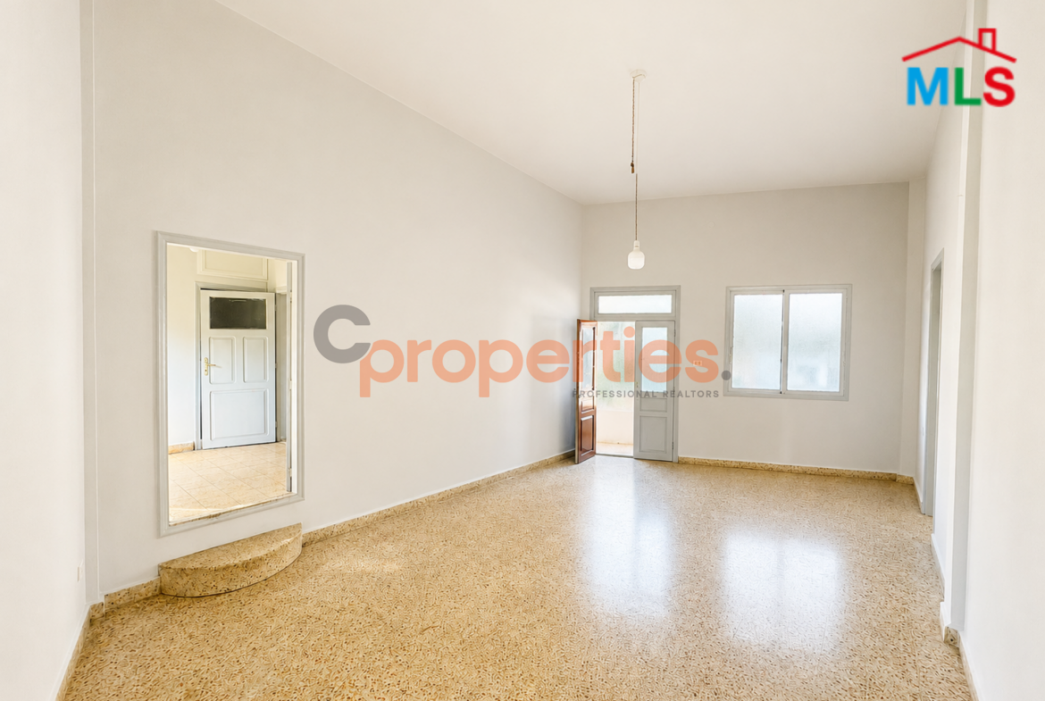 Office For Rent in Baabda - مكتب للإيجار في بعبدا - CPCH63