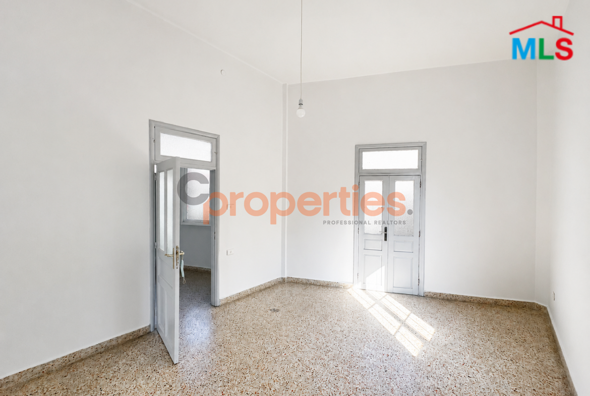 Office For Rent in Baabda - مكتب للإيجار في بعبدا - CPCH63