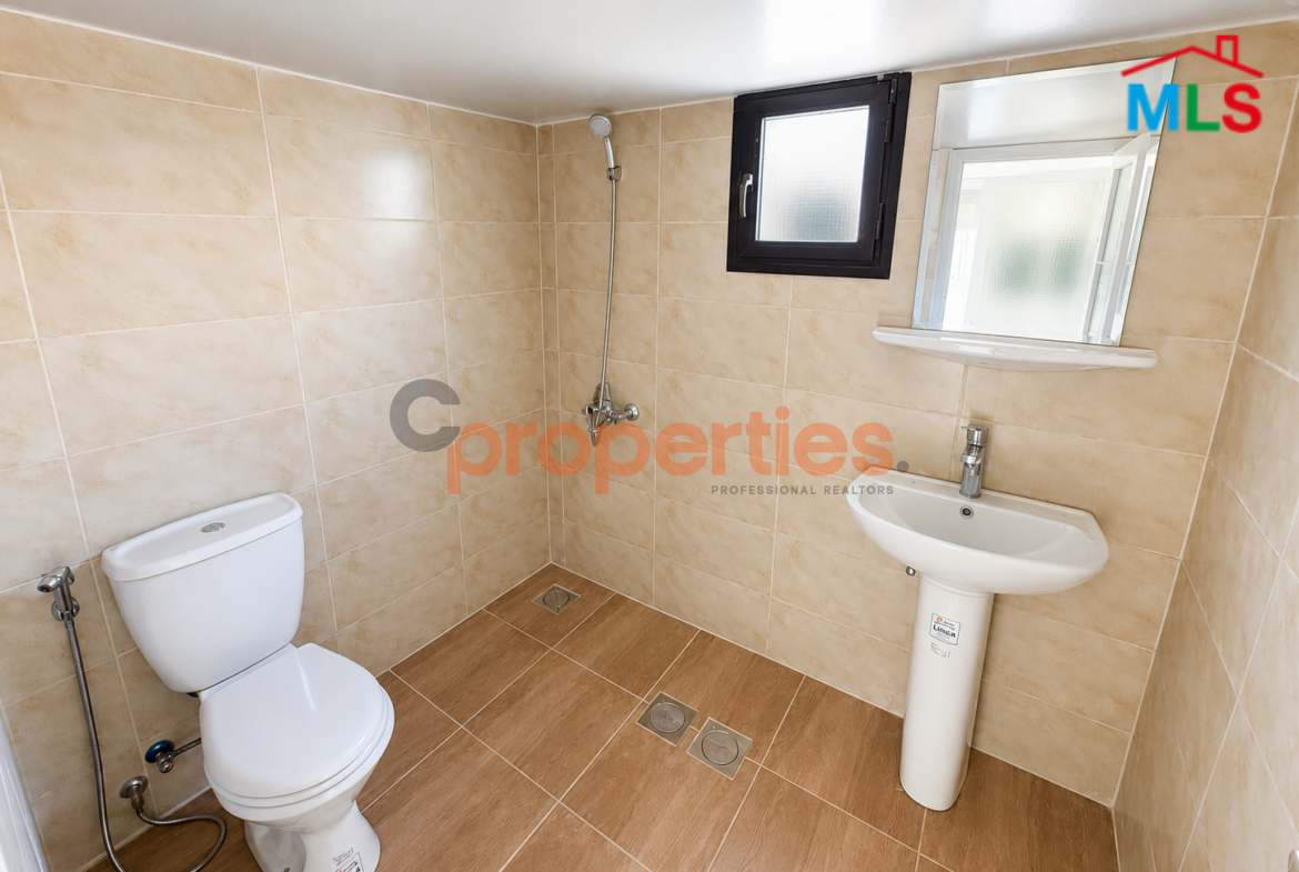 Office For Rent in Baabda - مكتب للإيجار في بعبدا - CPCH63