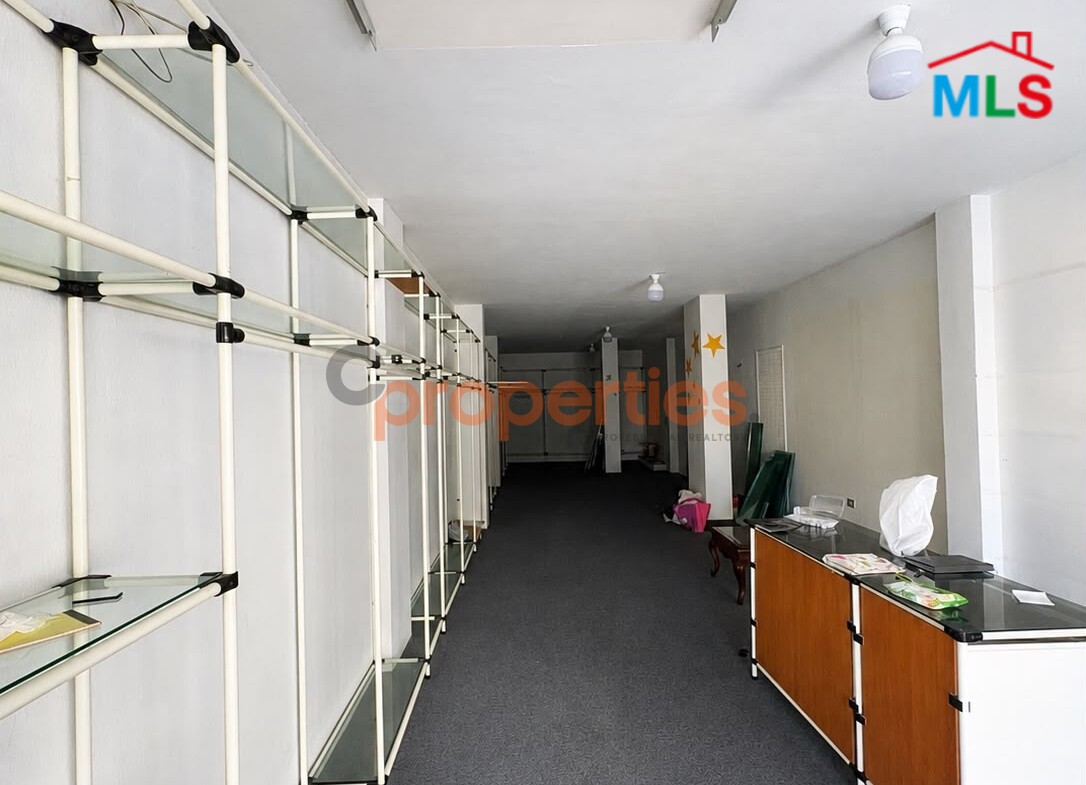 Shop For Rent in Hazmieh - محل للإيجار في الحازمية - CPCH59