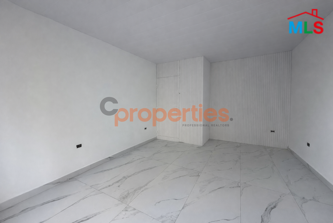 Shop for Rent in Ashrafieh - CPBEC31