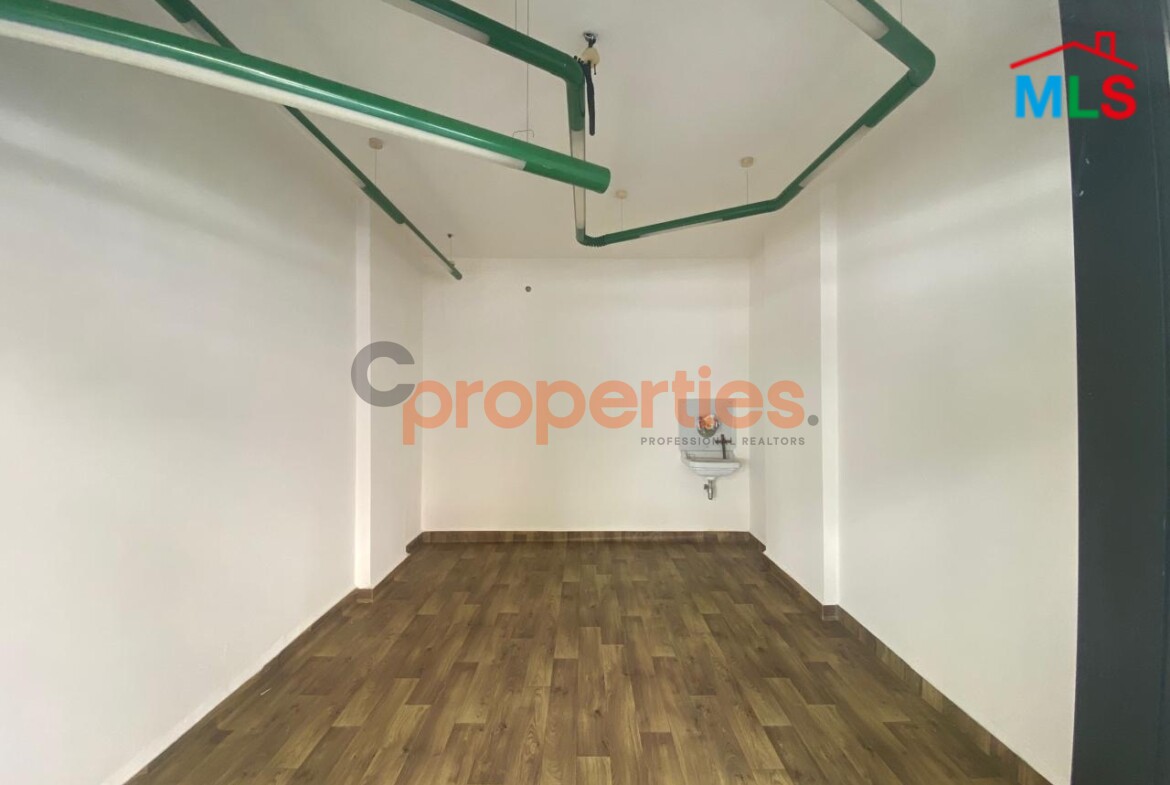 Shop For Rent In Achrafieh | Geitawi - محل للإيجار في الأشرفية - CPBRC35