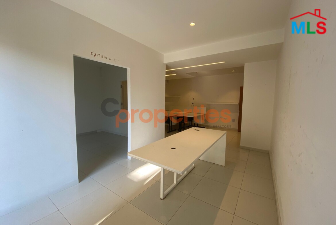 Office For Rent In Antelias | مكتب للايجار في انطلياس - CPLG09
