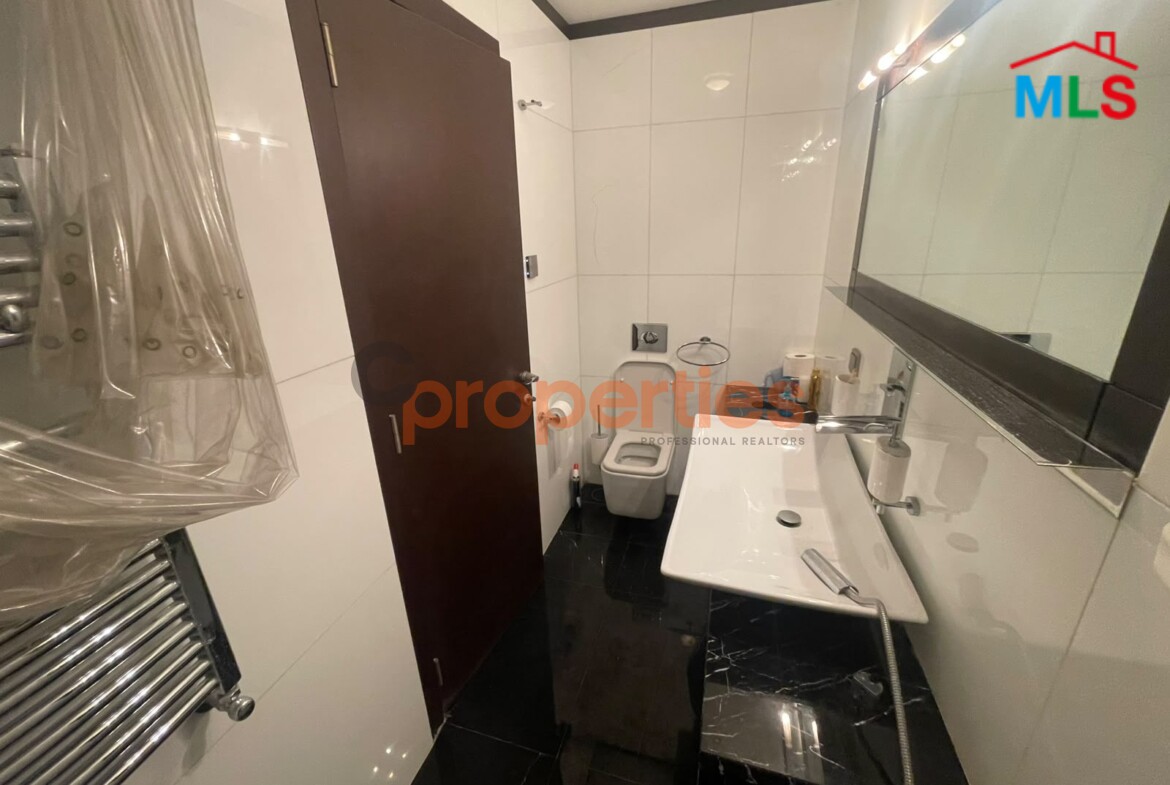 Apartment for rent in Achrafieh CPBPK63
