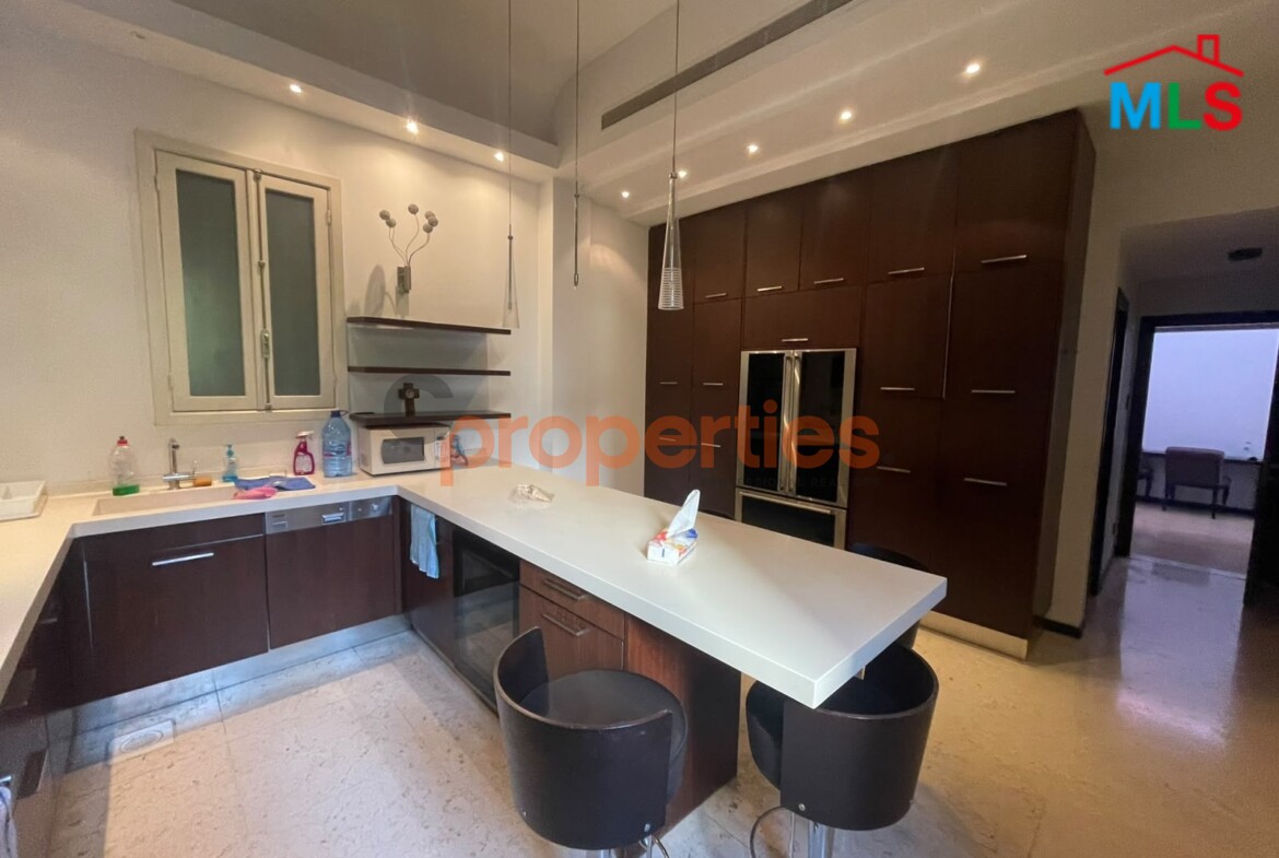 Apartment for rent in Achrafieh CPBPK63