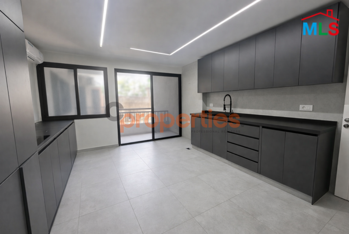 Apartment For Rent in Achrafieh - CPBEC26