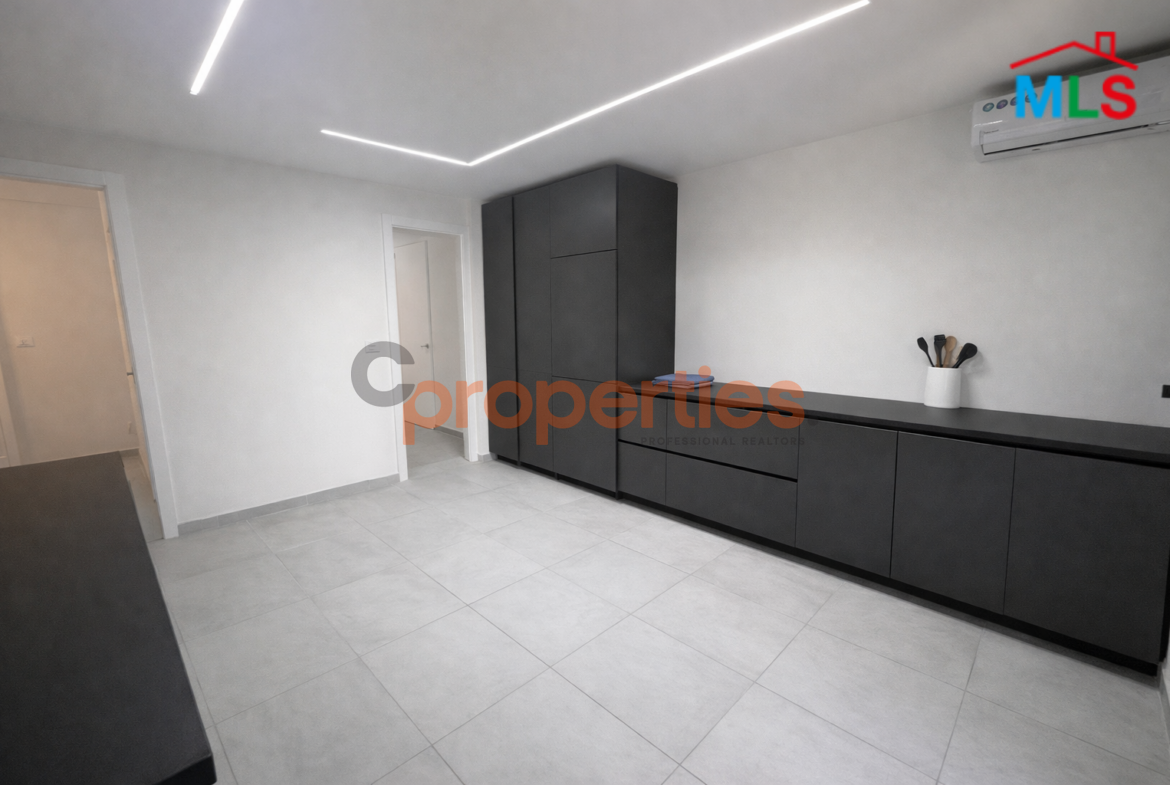 Apartment For Rent in Achrafieh - CPBEC26