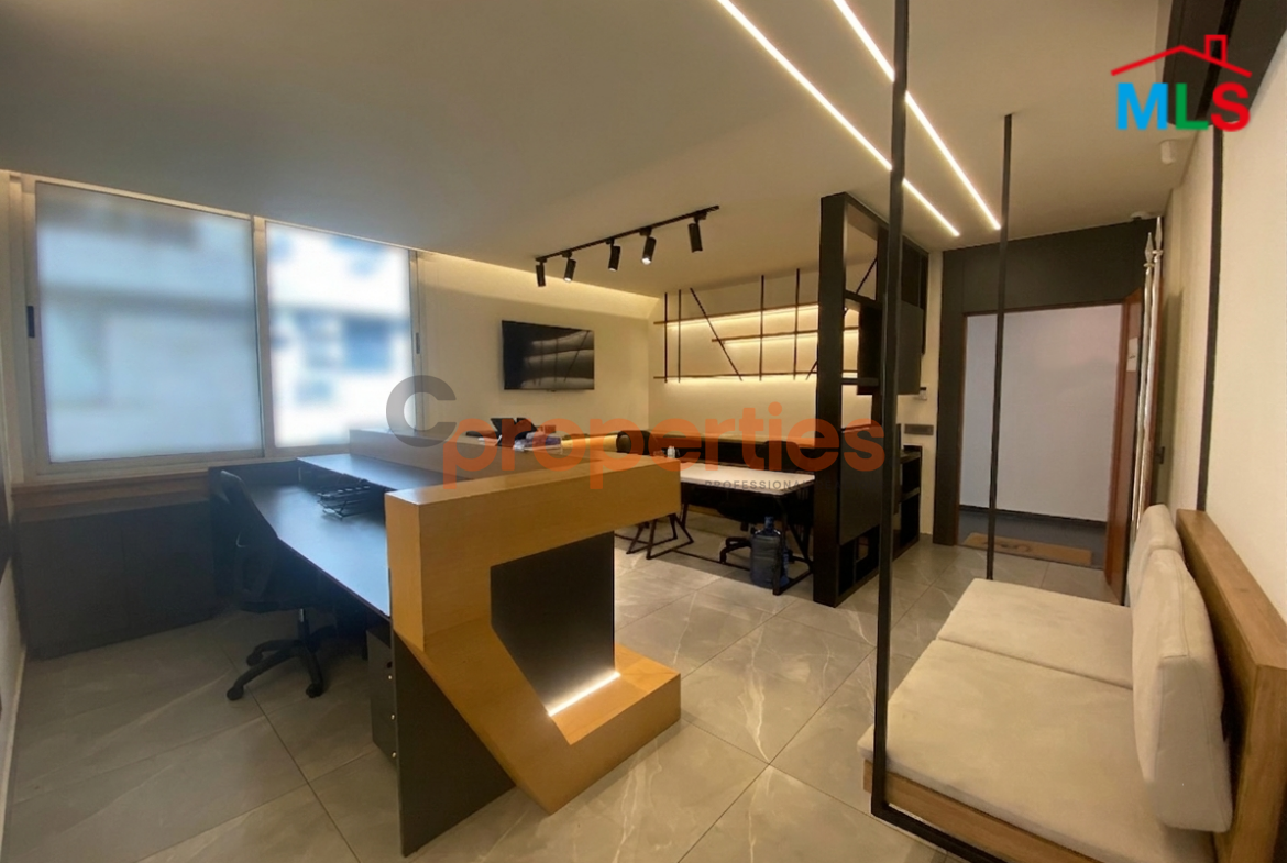 Office For Rent In Antelias | مكتب للايجار في انطلياس - CPLG07