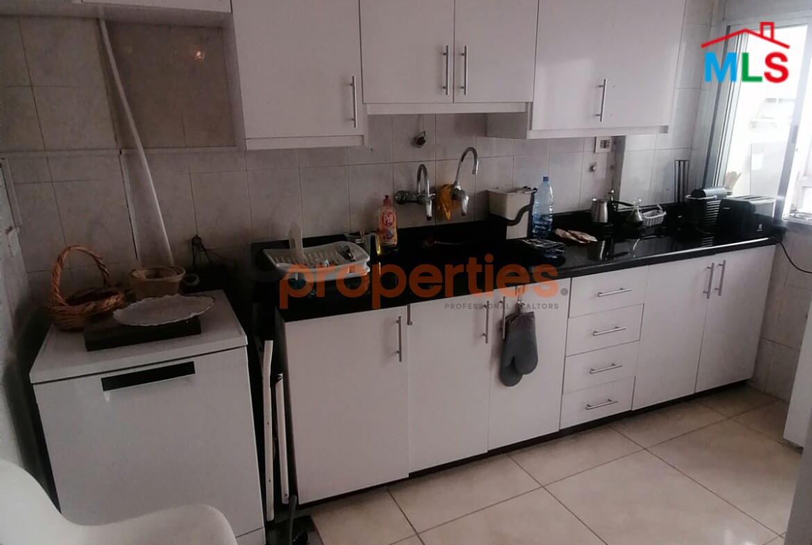 Furnished Apartment For Rent In Achrafieh - شقة مفروشة للإيجار في الأشرفية - CPBRC34