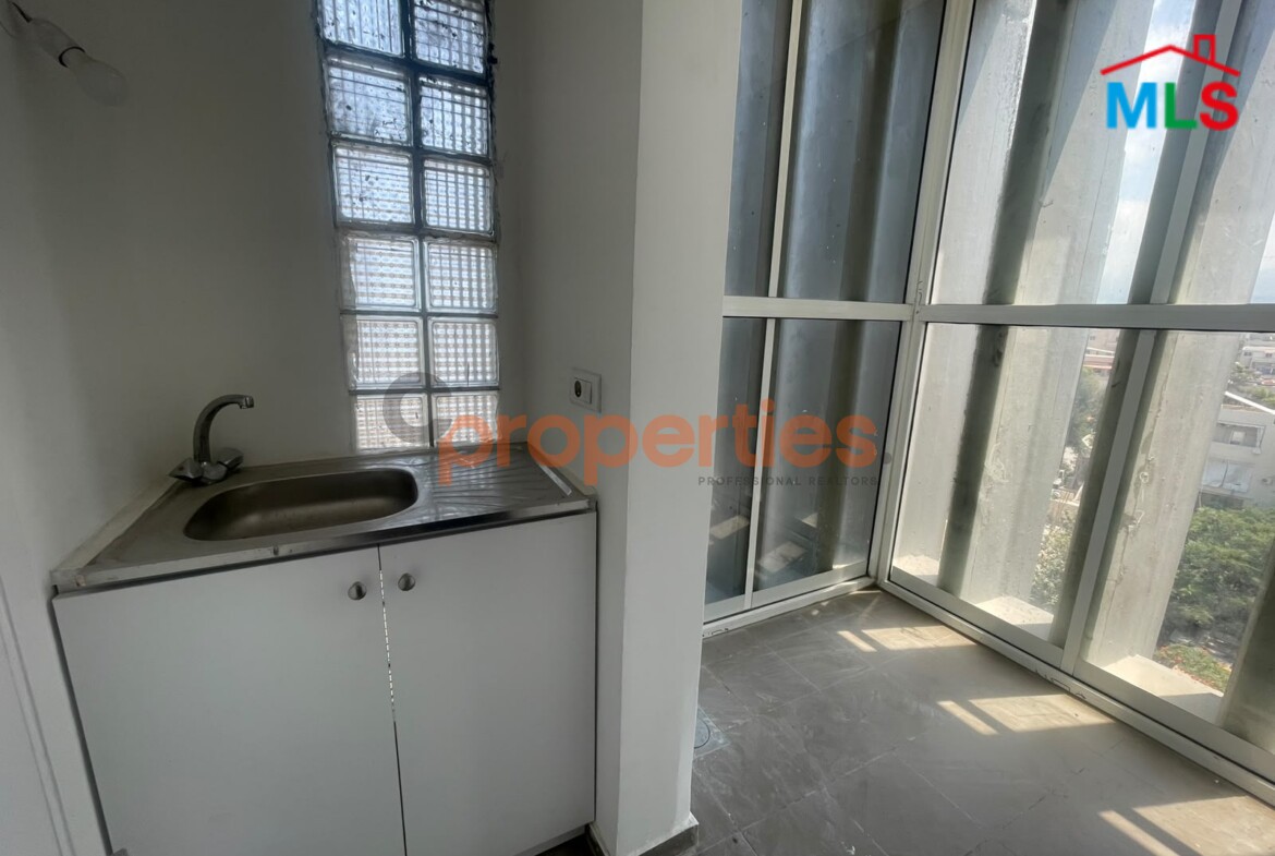Office for rent in Achrafieh Mar-mikhael مكتب للإيجار في الأشرفية CPBPK61
