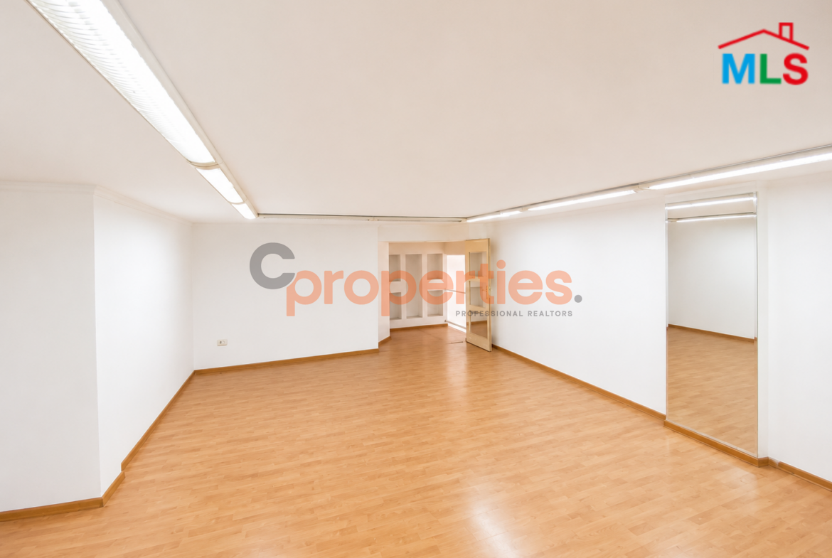 Shop For Rent In Achrafieh | Rmeil - محل للإيجار في الأشرفية - CPBRC33